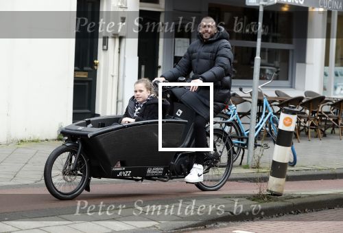 Amsterdam 29 januari 2020
Johnny Heitinga met dochter Jezebel in bakfiets