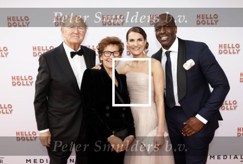Rotterdam 8 maart 2020
Premiere Hello Dolly in het nieuwe Luxor. Joop en Janine v d Ende en Iris v d Ende met haar man Vincent