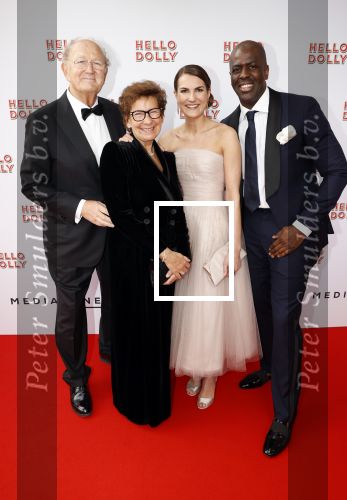 Rotterdam 8 maart 2020
Premiere Hello Dolly in het nieuwe Luxor. Joop en Janine v d Ende en Iris v d Ende met haar man Vincent