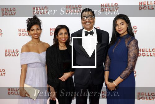 Rotterdam 8 maart 2020
Premiere Hello Dolly in het nieuwe Luxor. Jurgen Raymann met vrouw en dochters