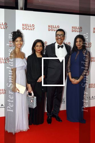 Rotterdam 8 maart 2020
Premiere Hello Dolly in het nieuwe Luxor. Jurgen Raymann met vrouw en dochters