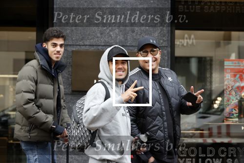 Amsterdam 3 maart 2020
Justin Kluivert met een neef en een vriend op de pc hooftstraat.