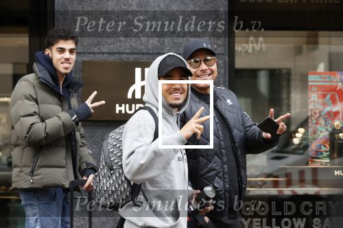 Amsterdam 3 maart 2020
Justin Kluivert met een neef en een vriend op de pc hooftstraat.