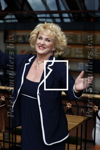 Amsterdam 2 maart 2020
Presentatie de Jantjes met oa Carry Tefsen, Karin Bloemen, Paul Groot, Mariska van Kolck, Esmee Dekker,  Samir Hassan, Mickey Vermeer en Jordy van Loon.
Presentatie vind t plaats in Carre.