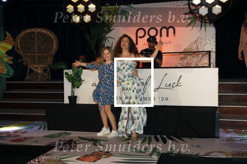 Amsterdam 3 februari 2020
Presentatie kleinglijn POM Amsterdam met Katja Schuurman. katja loep mee met de show samen met haar dochter Sammie