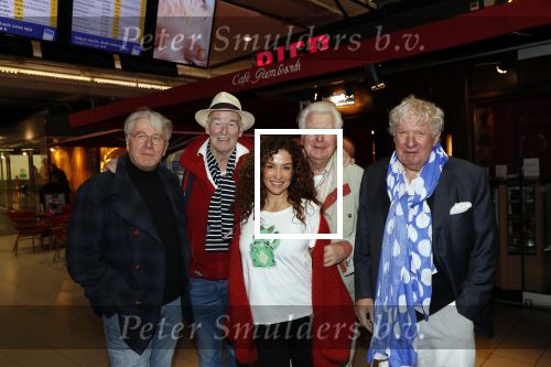 Schiphol 4 februari 2020
Katja Schuurman Peter Faber Willibrord Frequin Gerard Cox en Barrie Stevens vertrekkenb vanaf schiphol naar Suriname voor de opnames van het RTL4 programma Beter laat dan ooit.