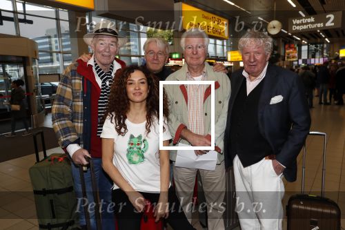 Schiphol 4 februari 2020
Katja Schuurman Peter Faber Willibrord Frequin Gerard Cox en Barrie Stevens vertrekkenb vanaf schiphol naar Suriname voor de opnames van het RTL4 programma Beter laat dan ooit.