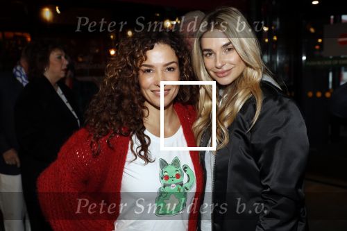Schiphol 4 februari 2020
Katja Schuurman Peter Faber Willibrord Frequin Gerard Cox en Barrie Stevens vertrekkenb vanaf schiphol naar Suriname voor de opnames van het RTL4 programma Beter laat dan ooit. Katja en Gaby Blaaser