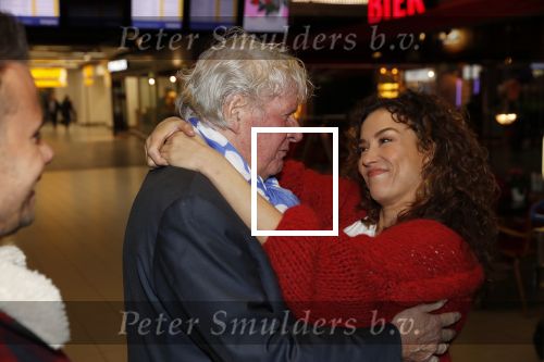 Schiphol 4 februari 2020
Katja Schuurman Peter Faber Willibrord Frequin Gerard Cox en Barrie Stevens vertrekkenb vanaf schiphol naar Suriname voor de opnames van het RTL4 programma Beter laat dan ooit.