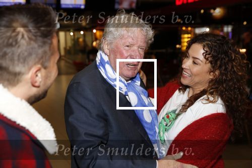 Schiphol 4 februari 2020
Katja Schuurman Peter Faber Willibrord Frequin Gerard Cox en Barrie Stevens vertrekkenb vanaf schiphol naar Suriname voor de opnames van het RTL4 programma Beter laat dan ooit.