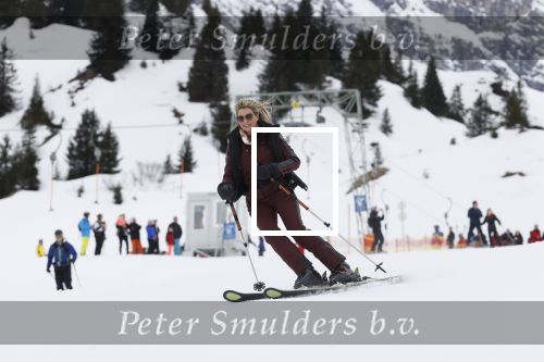 Lech 25 februari 2020
Fotouurtje Koninklijke familie. Aanwezig Koning Willem Alexander Koningin Maxima Prinses Amalia Alexia Ariane Prinses Beatrix Prins Constantijn Prinses laurentien Gravin Eloise Graaf Claus Casimir en Gravin Leonore .