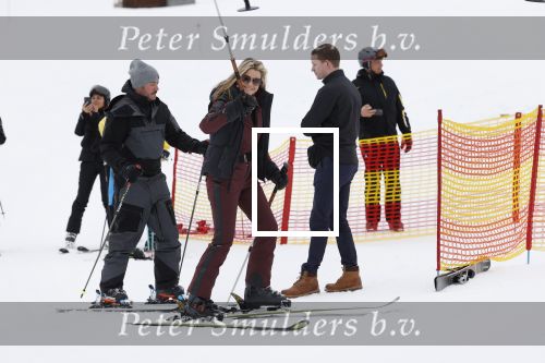 Lech 25 februari 2020
Fotouurtje Koninklijke familie. Aanwezig Koning Willem Alexander Koningin Maxima Prinses Amalia Alexia Ariane Prinses Beatrix Prins Constantijn Prinses laurentien Gravin Eloise Graaf Claus Casimir en Gravin Leonore .