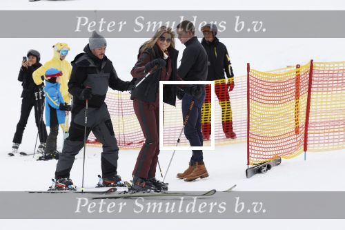 Lech 25 februari 2020
Fotouurtje Koninklijke familie. Aanwezig Koning Willem Alexander Koningin Maxima Prinses Amalia Alexia Ariane Prinses Beatrix Prins Constantijn Prinses laurentien Gravin Eloise Graaf Claus Casimir en Gravin Leonore .