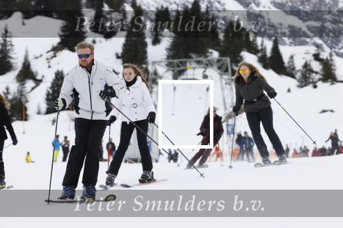 Lech 25 februari 2020
Fotouurtje Koninklijke familie. Aanwezig Koning Willem Alexander Koningin Maxima Prinses Amalia Alexia Ariane Prinses Beatrix Prins Constantijn Prinses laurentien Gravin Eloise Graaf Claus Casimir en Gravin Leonore .