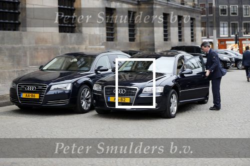 Amsterdam 15 januari 2020
Tweede dag van de nieuwjaarsreceptie in paleis op de dam .Koning Willem Alexander Koningin Maxima en Prinses Beatrix zijn aanwezig. de 2 autos van Alexander en Maxima . De auto van Maxima komt uit 2007 en van Alexander uit 2017. Zijn beide audi A8