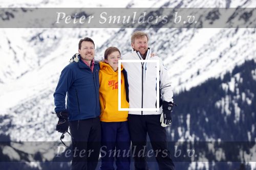 Lech 25 februari 2020
Fotouurtje Koninklijke familie. Aanwezig Koning Willem Alexander Koningin Maxima Prinses Amalia Alexia Ariane Prinses Beatrix Prins Constantijn Prinses laurentien Gravin Eloise Graaf Claus Casimir en Gravin Leonore .
