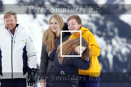Lech 25 februari 2020
Fotouurtje Koninklijke familie. Aanwezig Koning Willem Alexander Koningin Maxima Prinses Amalia Alexia Ariane Prinses Beatrix Prins Constantijn Prinses laurentien Gravin Eloise Graaf Claus Casimir en Gravin Leonore .
