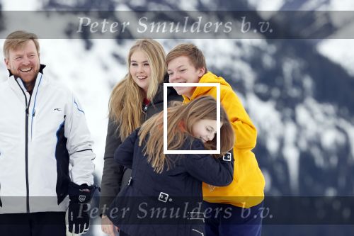 Lech 25 februari 2020
Fotouurtje Koninklijke familie. Aanwezig Koning Willem Alexander Koningin Maxima Prinses Amalia Alexia Ariane Prinses Beatrix Prins Constantijn Prinses laurentien Gravin Eloise Graaf Claus Casimir en Gravin Leonore .