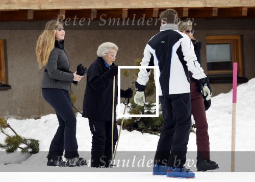 Lech 25 februari 2020
Fotouurtje Koninklijke familie. Aanwezig Koning Willem Alexander Koningin Maxima Prinses Amalia Alexia Ariane Prinses Beatrix Prins Constantijn Prinses laurentien Gravin Eloise Graaf Claus Casimir en Gravin Leonore .