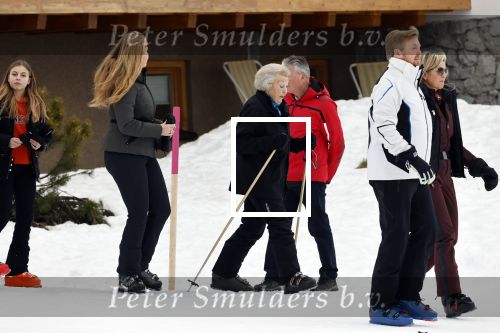Lech 25 februari 2020
Fotouurtje Koninklijke familie. Aanwezig Koning Willem Alexander Koningin Maxima Prinses Amalia Alexia Ariane Prinses Beatrix Prins Constantijn Prinses laurentien Gravin Eloise Graaf Claus Casimir en Gravin Leonore .