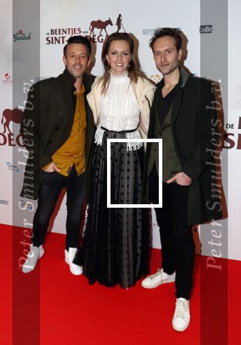 Amsterdam 10 februari 2020
Premiere van de beentjes van Sint Hildegard in Tuschinski met in de hoofdrollen Herman Finkers Johanna ter Steege Leonie ter Braak Ferdi Stofmeel en Daphne Bunskoek . Leonie ter Braak met