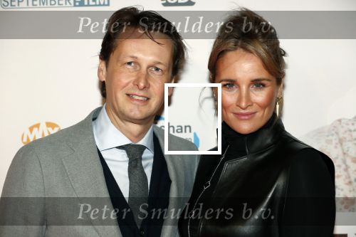 Amsterdam 10 februari 2020
Premiere van de beentjes van Sint Hildegard in Tuschinski met in de hoofdrollen Herman Finkers Johanna ter Steege Leonie ter Braak Ferdi Stofmeel en Daphne Bunskoek . Lieke v Lexmond met haar man Bas v Veggel