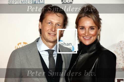 Amsterdam 10 februari 2020
Premiere van de beentjes van Sint Hildegard in Tuschinski met in de hoofdrollen Herman Finkers Johanna ter Steege Leonie ter Braak Ferdi Stofmeel en Daphne Bunskoek . Lieke v Lexmond met haar man Bas v Veggel