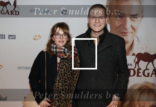 Amsterdam 10 februari 2020
Premiere van de beentjes van Sint Hildegard in Tuschinski met in de hoofdrollen Herman Finkers Johanna ter Steege Leonie ter Braak Ferdi Stofmeel en Daphne Bunskoek . Luuk Ikink met zijn vrouw