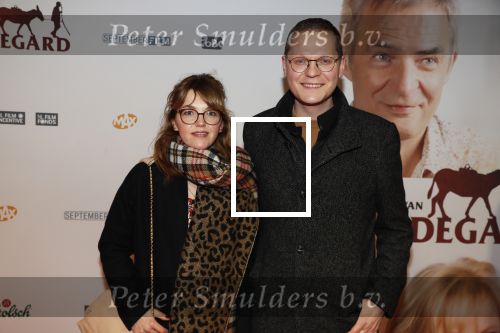 Amsterdam 10 februari 2020
Premiere van de beentjes van Sint Hildegard in Tuschinski met in de hoofdrollen Herman Finkers Johanna ter Steege Leonie ter Braak Ferdi Stofmeel en Daphne Bunskoek . Luuk Ikink met zijn vrouw
