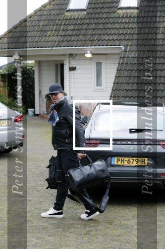 Stompetoren 8 en 9 februari en Alkmaar 2020
Marco Borsato woont tijdelijk bij zijn moeder in huis.
Mary heeft een bruidwinkel â€œde witte markies â€œ in het centrum van Alkmaar