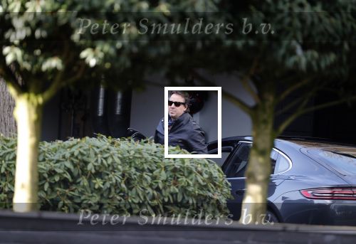 Blaricum 18 januari 2020
Marco Borsato vertrekt in zijn porsche panamera bij zijn huis.