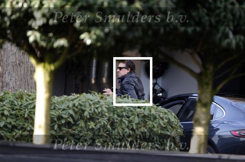 Blaricum 18 januari 2020
Marco Borsato vertrekt in zijn porsche panamera bij zijn huis.