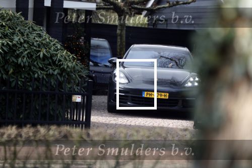 Blaricum 18 januari 2020
Marco Borsato vertrekt in zijn porsche panamera bij zijn huis.