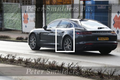 Blaricum 18 januari 2020
Marco Borsato vertrekt in zijn porsche panamera bij zijn huis.