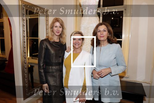 Nuland 28 januari 2020
Opening nieuwe winkel Addy v d Krommenacker in Villa Maasdonk. Mariska v Kolck Mona Keijzer en Liz Snoijink