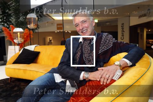 Nieuwegein 9 februari 202
Martien Meiland geeft soort van presentatie bij de woningindustrie.