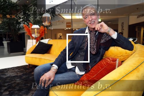 Nieuwegein 9 februari 202
Martien Meiland geeft soort van presentatie bij de woningindustrie.