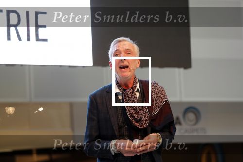 Nieuwegein 9 februari 202
Martien Meiland geeft soort van presentatie bij de woningindustrie.