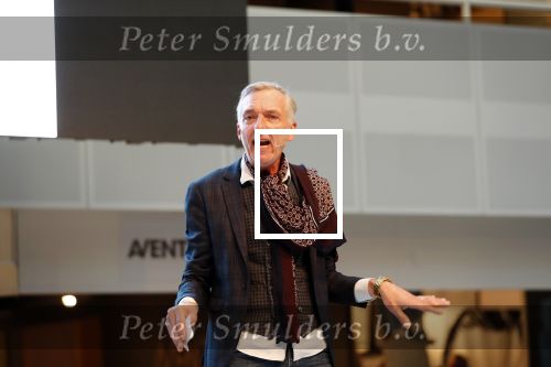 Nieuwegein 9 februari 202
Martien Meiland geeft soort van presentatie bij de woningindustrie.