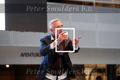 Nieuwegein 9 februari 202
Martien Meiland geeft soort van presentatie bij de woningindustrie.