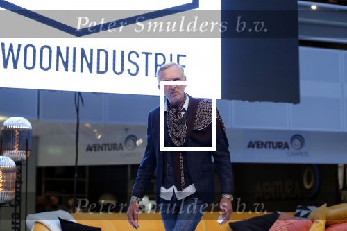 Nieuwegein 9 februari 202
Martien Meiland geeft soort van presentatie bij de woningindustrie.