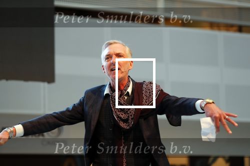 Nieuwegein 9 februari 202
Martien Meiland geeft soort van presentatie bij de woningindustrie.
