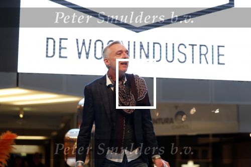 Nieuwegein 9 februari 202
Martien Meiland geeft soort van presentatie bij de woningindustrie.