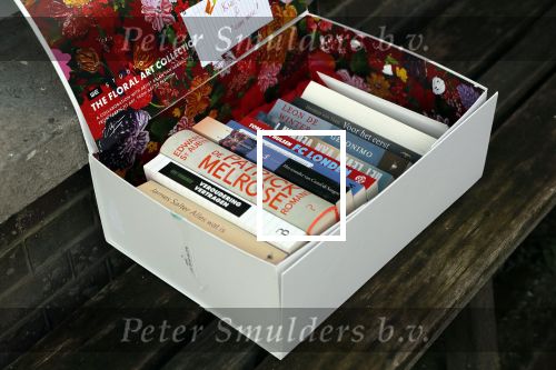 Amsterdam 10 januari 2020
Voor het huis van Matthijs v Nieuwkerk staat een doos met boeken die mensen gratis mee mogen nemen.