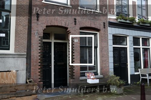 Amsterdam 10 januari 2020
Voor het huis van Matthijs v Nieuwkerk staat een doos met boeken die mensen gratis mee mogen nemen.