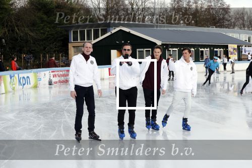 Amsterdam 4 februari 2020
Perspresentatie Hollandse 100 voor Lymph&Co op de Jaap Eden schaatsbaan.
Prins Bernahrd jr en Prinses Margriet zijn ook aanwezig. Nino Wilkes Benjamin Aslan en Maxim Froger