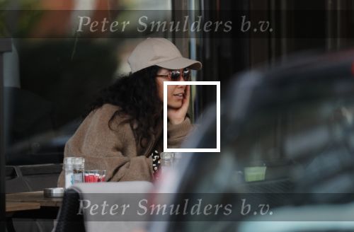 Amsterdam 3 februari 2020
Moise Trustful met haar vriend Kaj v d Voort op terras bij v Dam