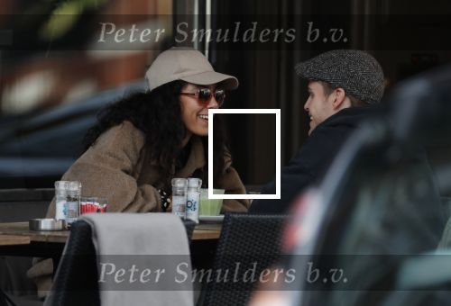 Amsterdam 3 februari 2020
Moise Trustful met haar vriend Kaj v d Voort op terras bij v Dam