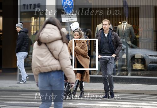 Amsterdam 29 februari 2020
Monica Geuze met haar nieuwe vriend Robbert Kroese op de pc hooftstraat.