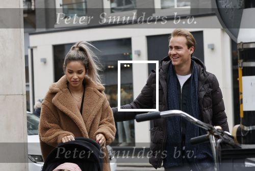 Amsterdam 29 februari 2020
Monica Geuze met haar nieuwe vriend Robbert Kroese op de pc hooftstraat.